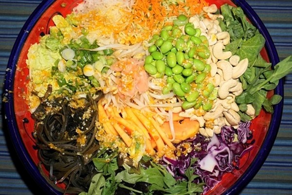 Raw super salad with Thai dressing