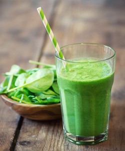 Raw superfood greenie smoothie