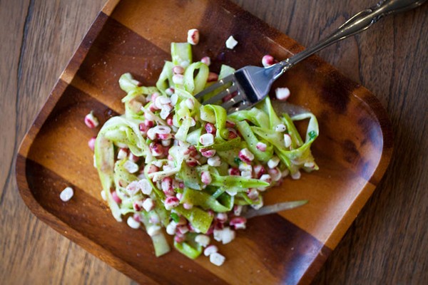 Raw sweet corn and asparagus salad