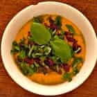Raw tomato and red pepper soup