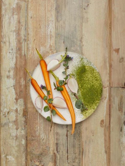 Raw vegetables and oyster leaf emulsion