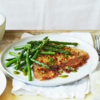 Ray wings with asparagus and rosemary salmoriglio