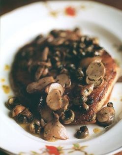 Ray with periwinkles and ceps