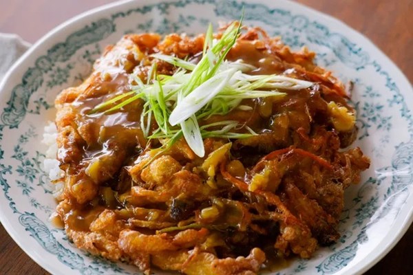 Really crispy Hong Kong-style omelet (Egg foo young)