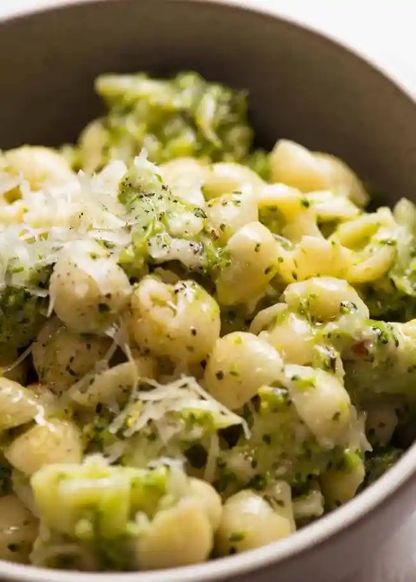 Really quick broccoli pasta