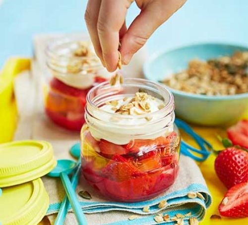 Red berry granola yogurt pots