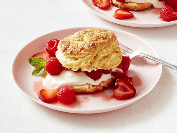 Red berry shortcakes with honey yogurt