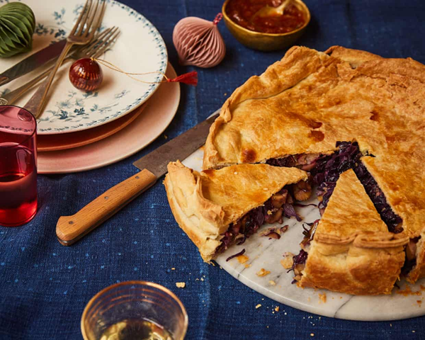 Red cabbage, apple and chestnut pie