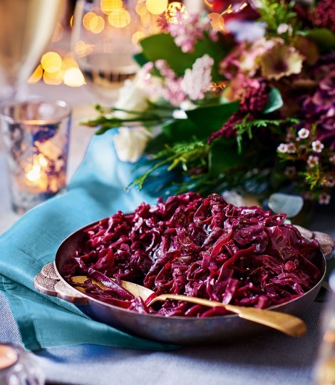 Red cabbage in pomegranate juice