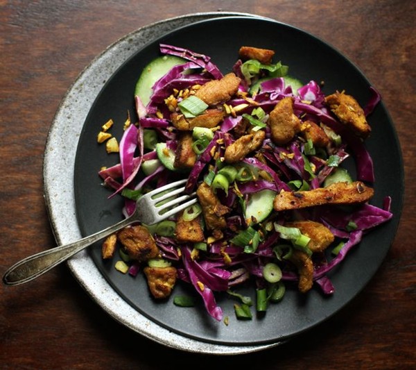 Red cabbage salad with curried seitan