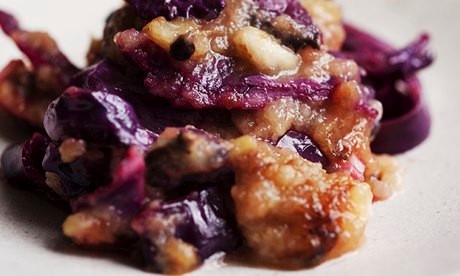 Red cabbage with apple sauce