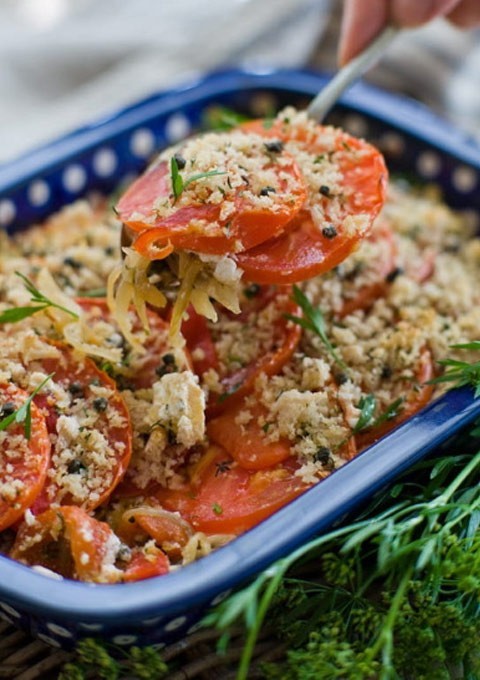 Red capsicum, tomato & goat's cheese gratin