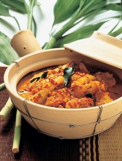 Red chicken curry with bamboo shoots