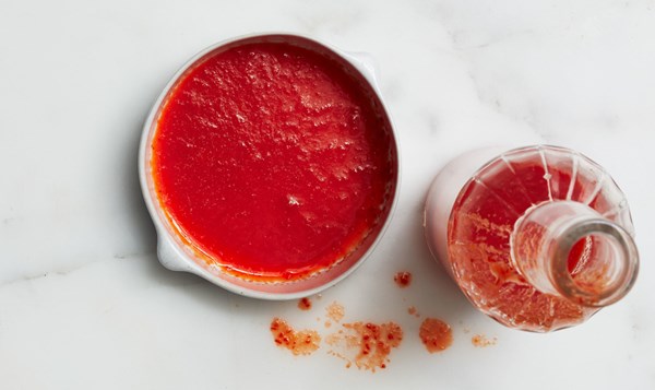 Red chile hot sauce