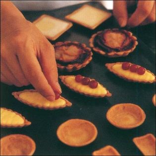 Red currant barquettes