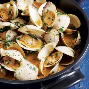 Red curry clams