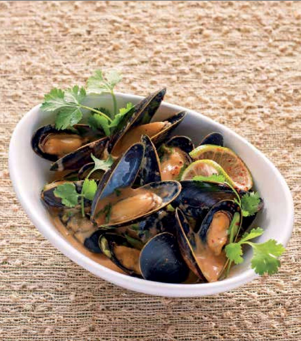 Red curry mussels