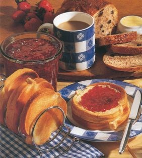 Red fruit conserve
