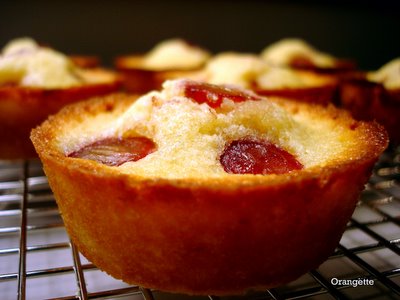 Red-grape-and-almond butter cakes