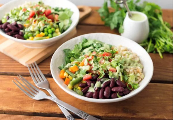 Red kidney beans and brown rice bowls