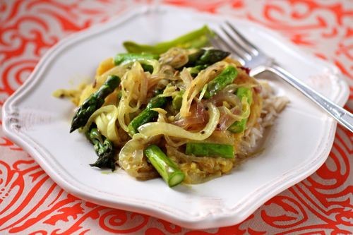 Red lentil dal with tamarind and asparagus