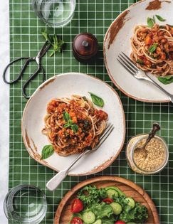 Red lentil marinara spaghetti