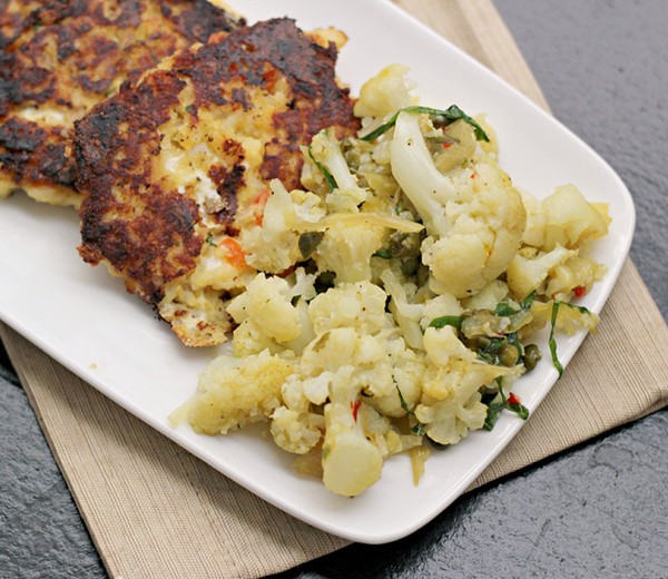 Red lentil-rice cakes and spicy cauliflower with saffron, honey and capers