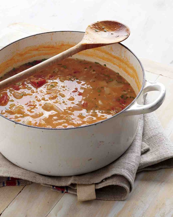 Red lentil soup with turnip and parsley