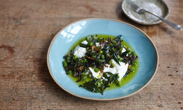 Red onions, peas, fried green chilli and labneh