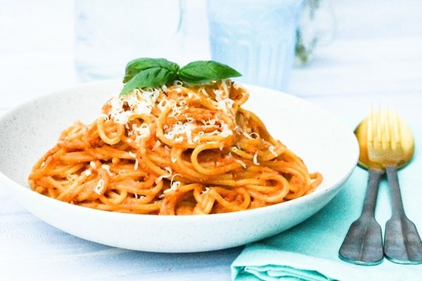  Red pepper and olive spaghetti sauce