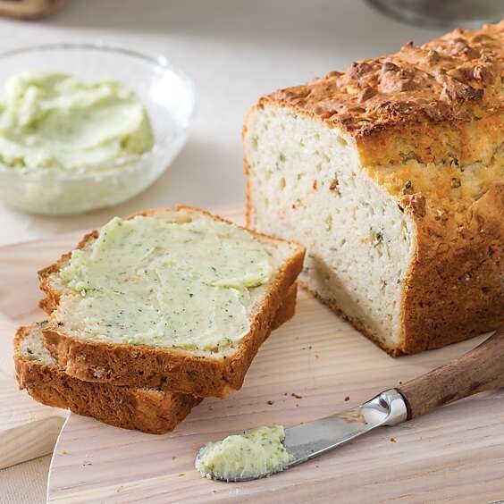 Red pepper herb bread