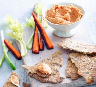 Red pepper houmous with crispbread snaps