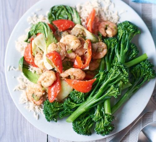 Red pepper prawns with basmati rice 