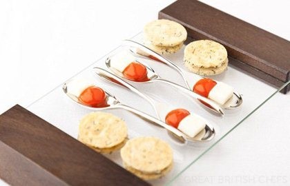 Red pepper purée with goat's cheese