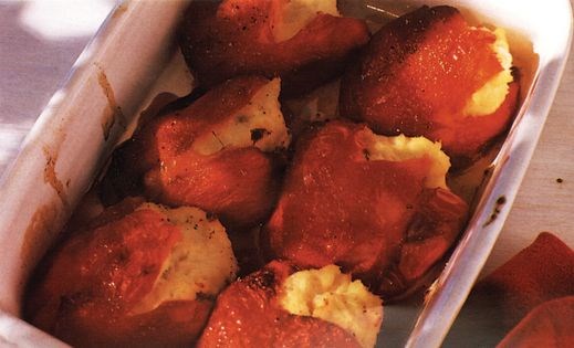 Red peppers stuffed with salt cod puree 