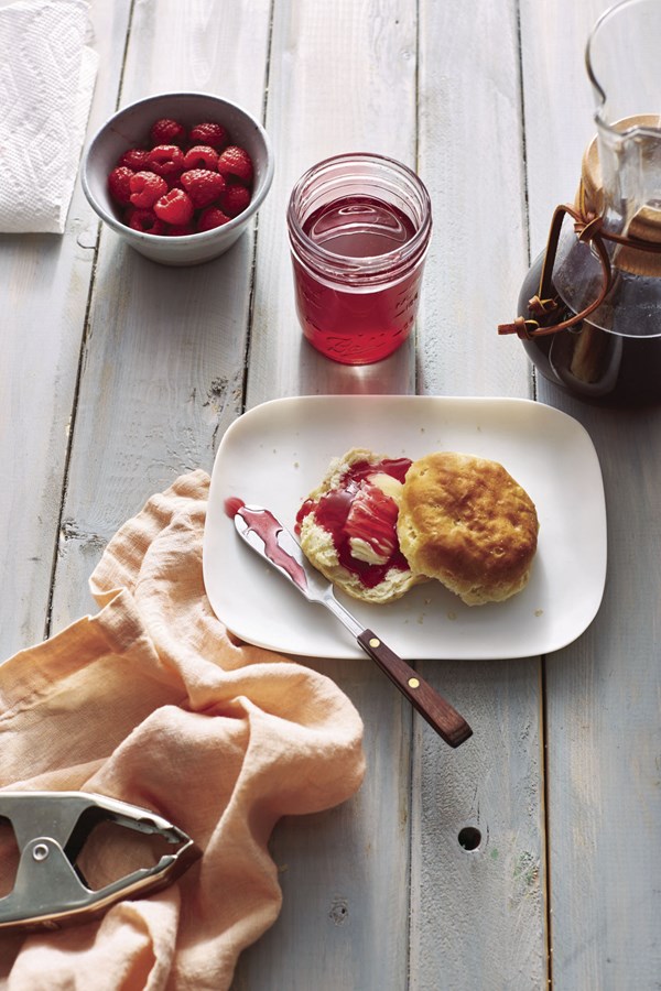 Red plum-raspberry jelly