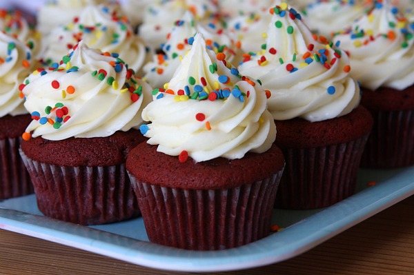 Red velvet birthday cupcakes