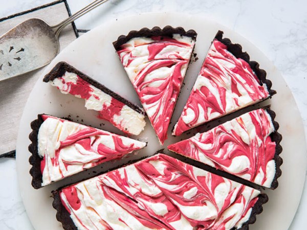 Red velvet cheesecake tart