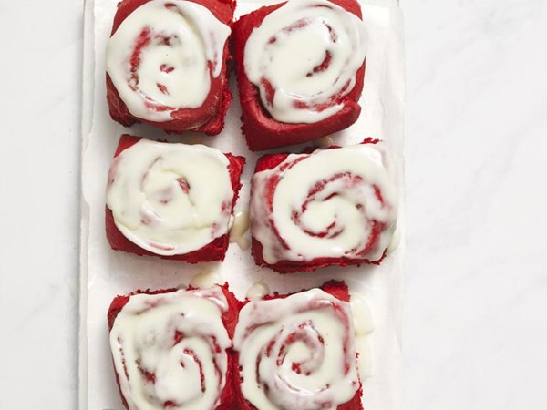 Red velvet cinnamon rolls