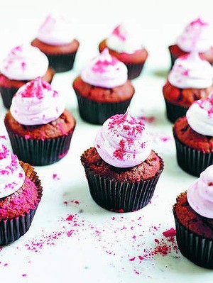 Red velvet cupcakes with marshmallow icing