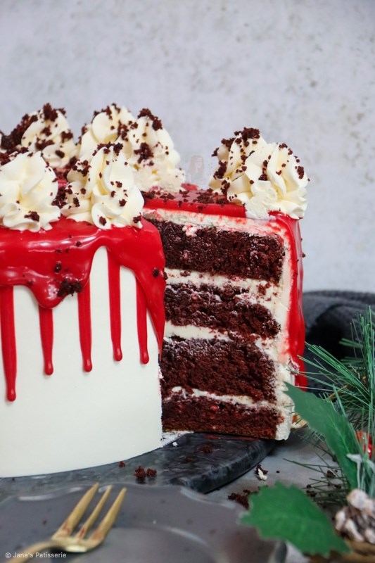 Red velvet drip cake
