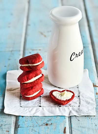 Red velvet melting moments