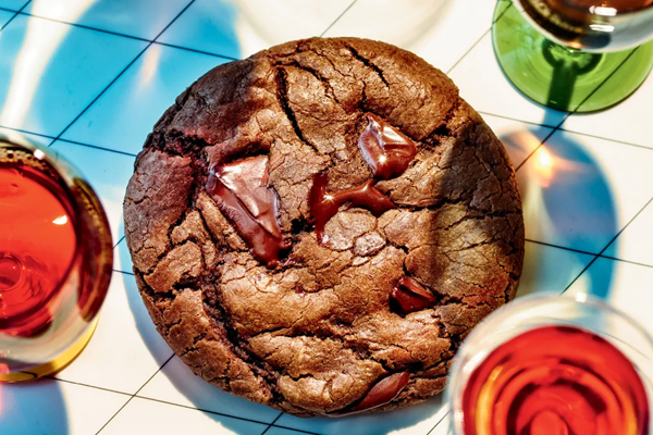Red wine brownie cookies