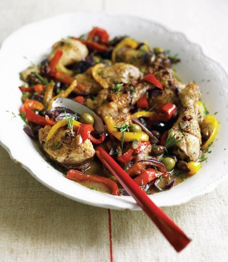 Red wine chicken with peppers and olives