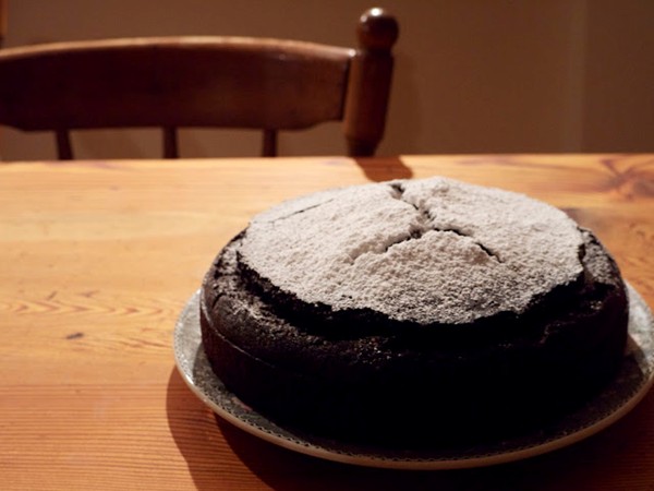 Red wine chocolate cake