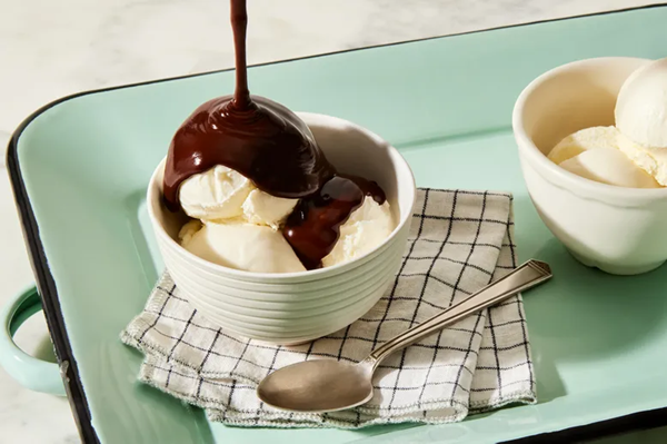 Red wine fudge sauce