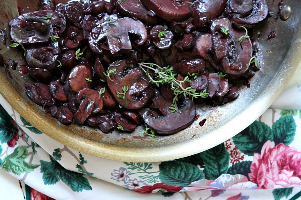 Red wine mushrooms