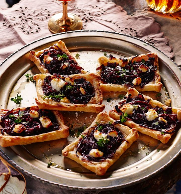Red wine onion tarts with goats' cheese