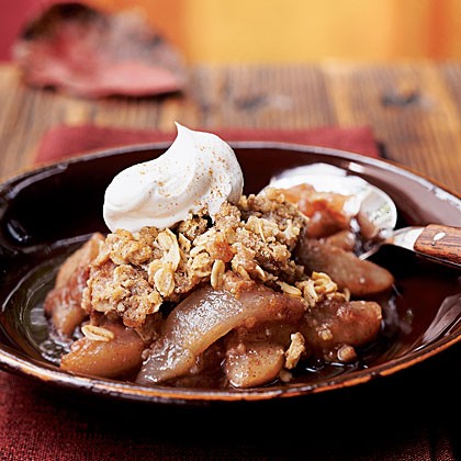Red wine pear crisp with spiced streusel