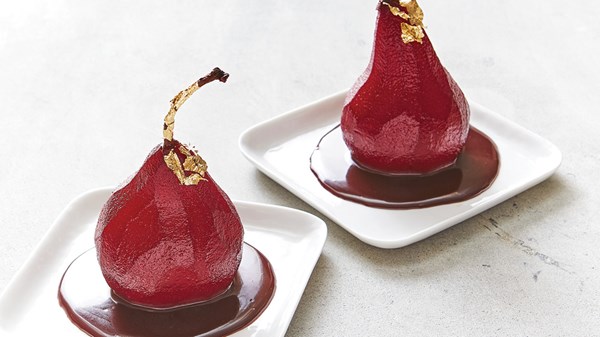 Red-wine poached pears with chocolate sauce